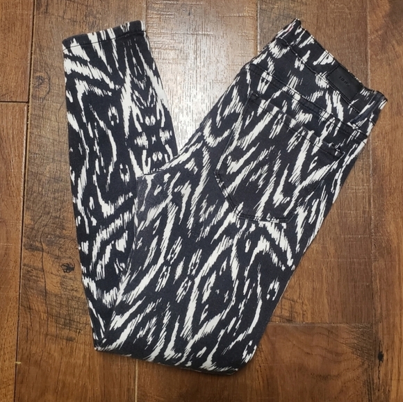 BDG Urban Outfitters Twig Mid-Rise Ikat Print Black and White Jeans Size 28 - Picture 10 of 10